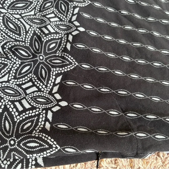 Athleta Black Skirt with White Geometric Border - Picture 3 of 4